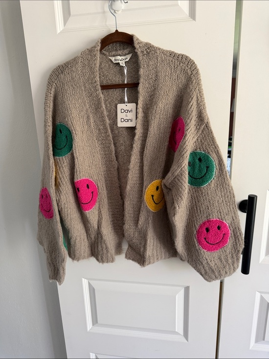 DAVI & DANI Sweaters - DAVI & DANI Taupe‎ Open-Front Cardigan with Pink, Green & Yellow Smiley Patches